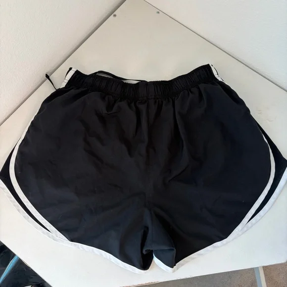 Nike Women’s Black & White Athletic Running Shorts – Size L - Picture 5 of 5